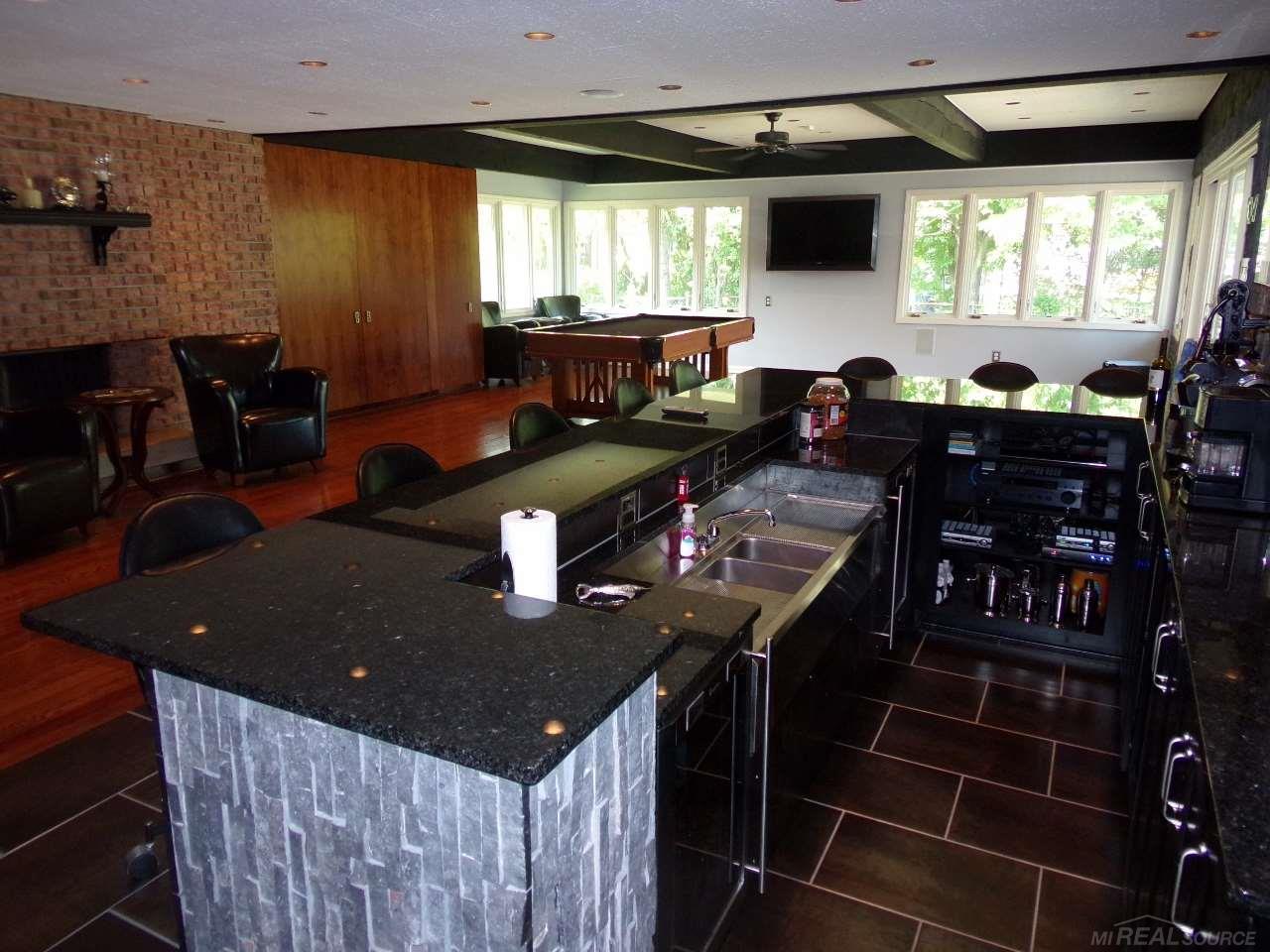 1070 North Renaud Road Grosse Pointe Woods, MI 48236 - Photo 10 of 50