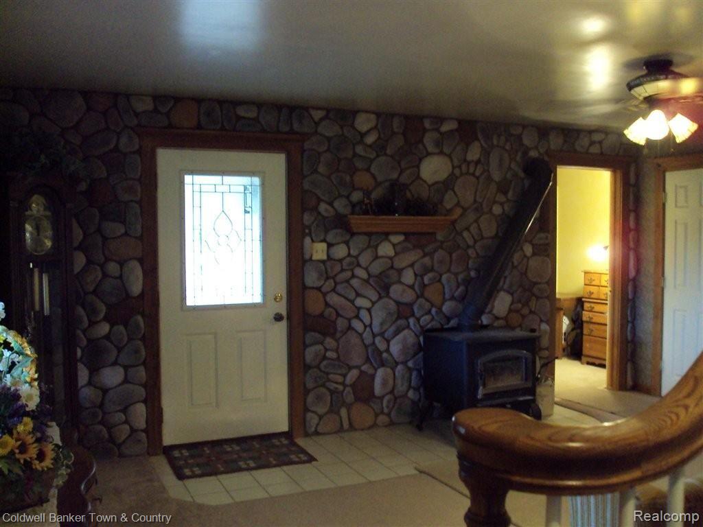 3483 Byron Road Howell, MI 48855 - Photo 7 of 22 Stone Wall Accents