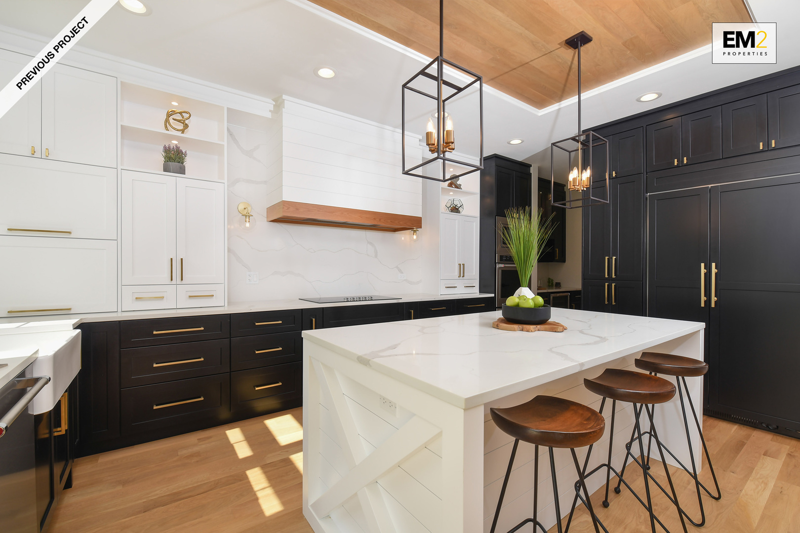 1402 Vine Avenue Park Ridge, IL 60068 - Photo 18 of 29 a kitchen with a table chairs refrigerator and wooden floor