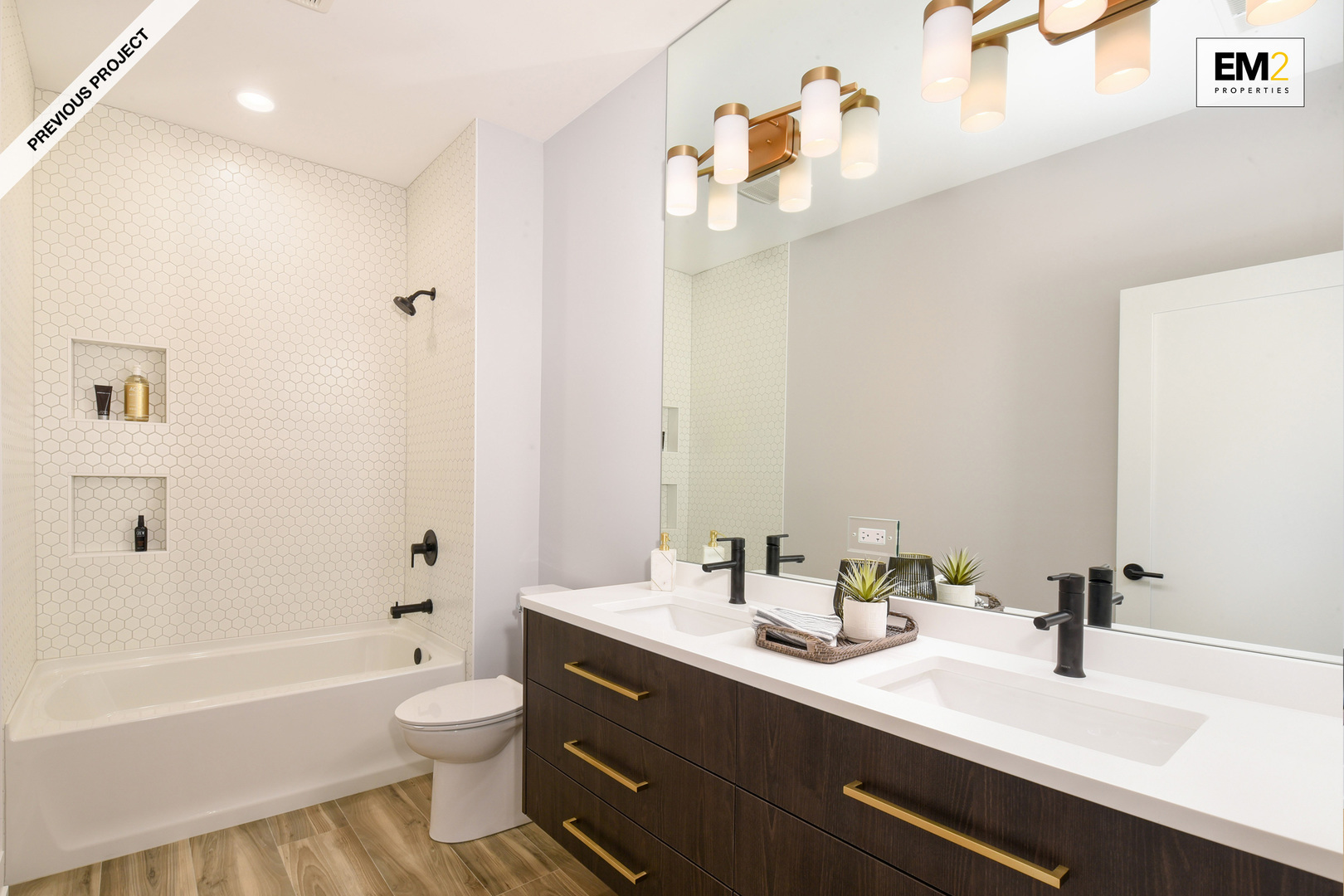 1402 Vine Avenue Park Ridge, IL 60068 - Photo 29 of 29 a bathroom with a sink a toilet and a bathtub