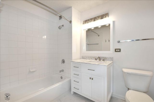 $300,000 | 2 East Erie Street, Unit 2714, Chicago, IL 60611