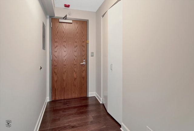 $300,000 | 2 East Erie Street, Unit 2714, Chicago, IL 60611