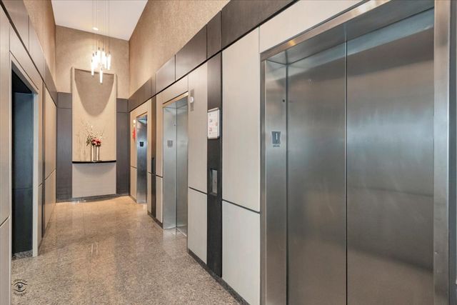 $300,000 | 2 East Erie Street, Unit 2714, Chicago, IL 60611