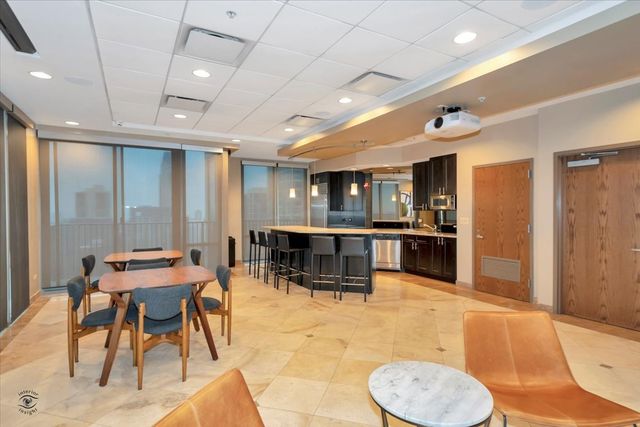 $300,000 | 2 East Erie Street, Unit 2714, Chicago, IL 60611