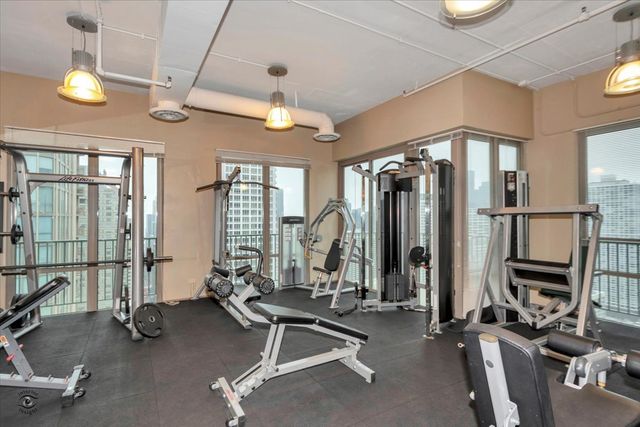 $300,000 | 2 East Erie Street, Unit 2714, Chicago, IL 60611