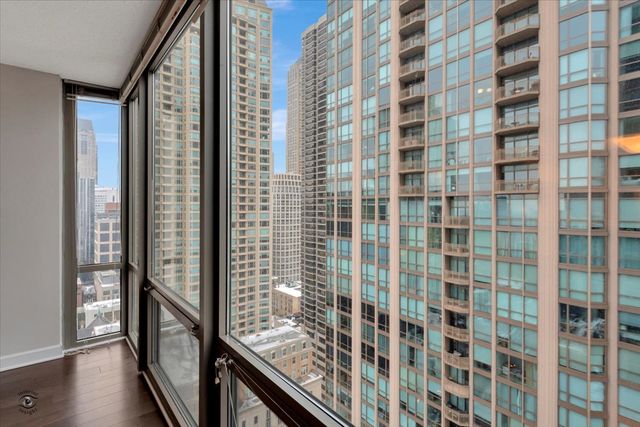 $300,000 | 2 East Erie Street, Unit 2714, Chicago, IL 60611