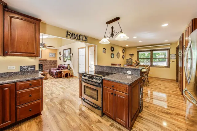 $564,000 | 6722 Indian Lane, Long Grove, IL 60047