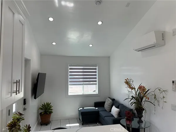 $2,500 | 7013 Bellaire Avenue, North Hollywood, CA 91605