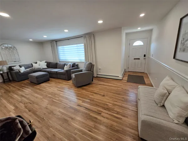 $399,999 | 215 Terry Road, Unit 9A, Smithtown, NY 11787