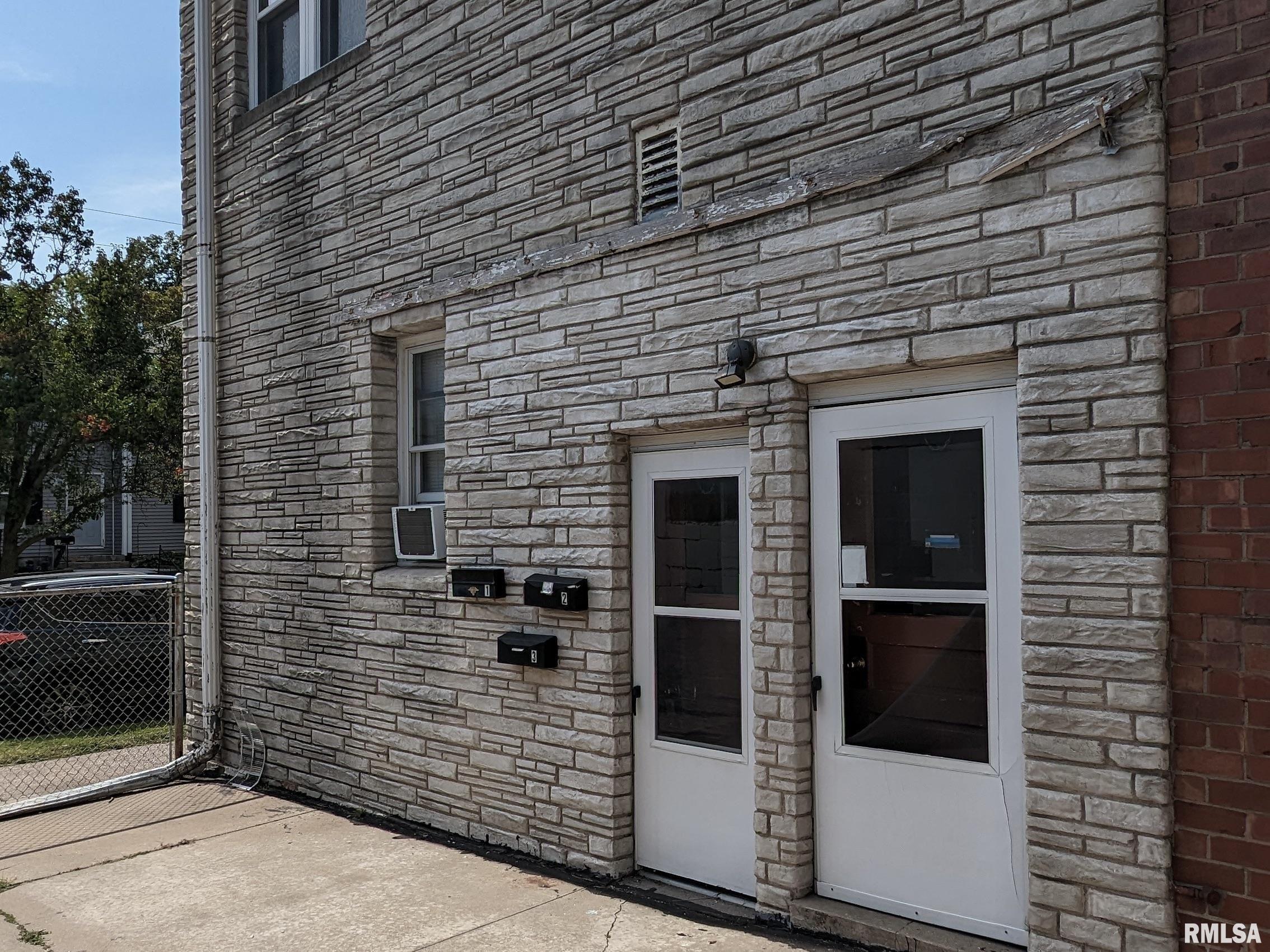 1726 9th Street Moline, IL 61265 - Photo 2 of 7