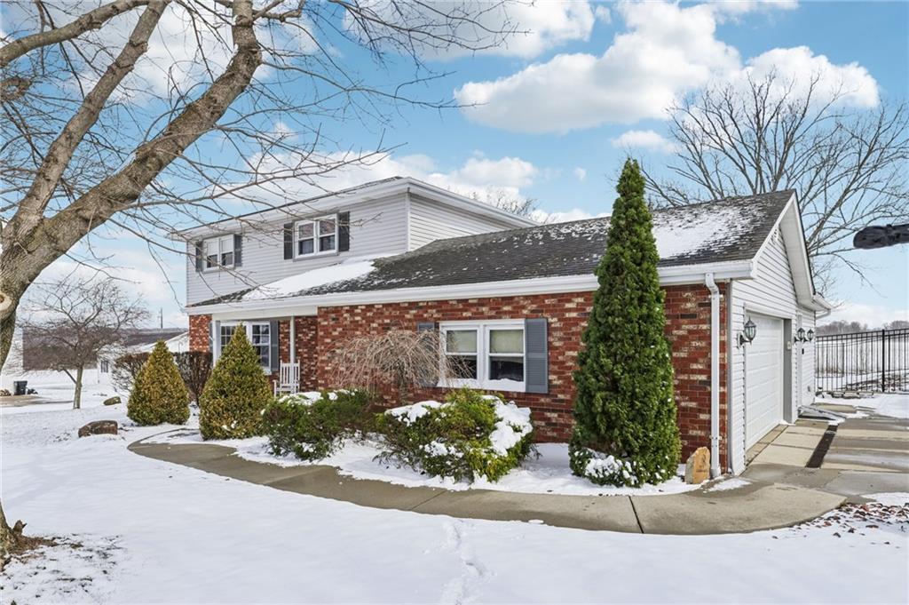 319 Brewster Road New Castle, PA 16102 - Photo 2 of 42