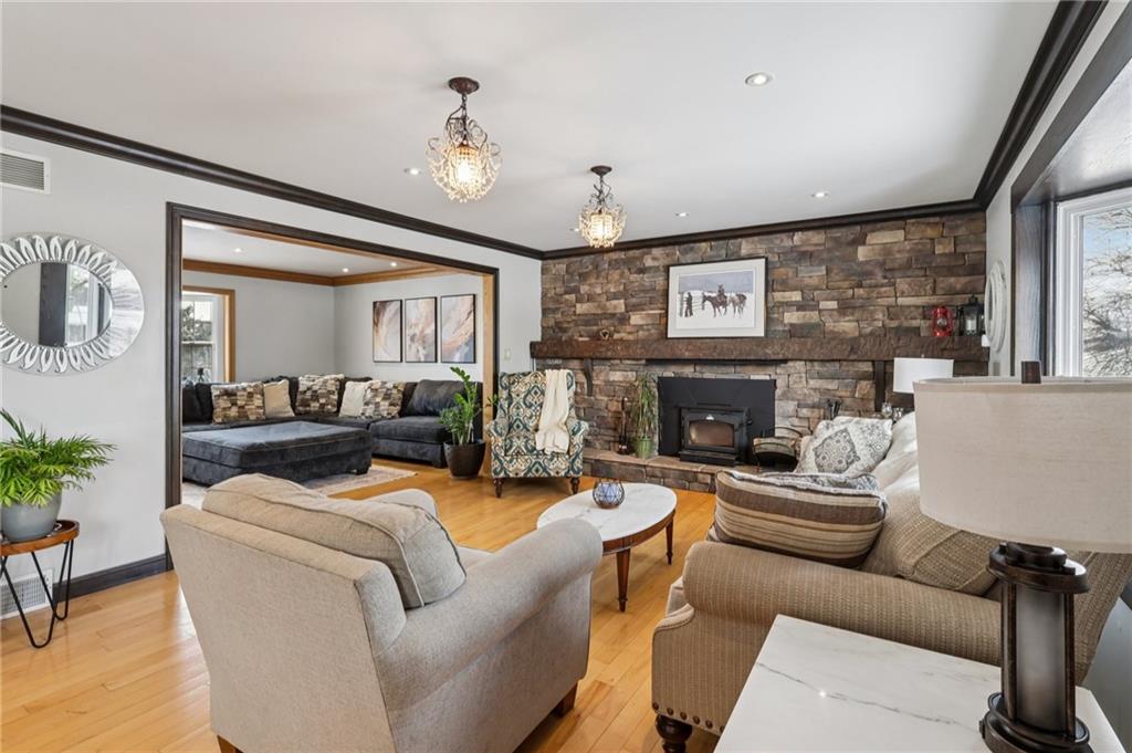 319 Brewster Road New Castle, PA 16102 - Photo 4 of 42