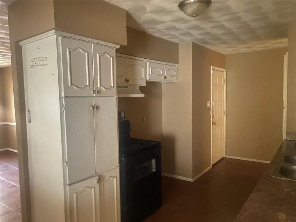 621 North Briery Road Irving, TX 75061 - Photo 8 of 22