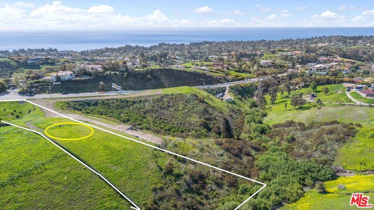 5981 Kanan Dume Road Malibu, CA 90265 - Photo 4 of 10 a view of a city