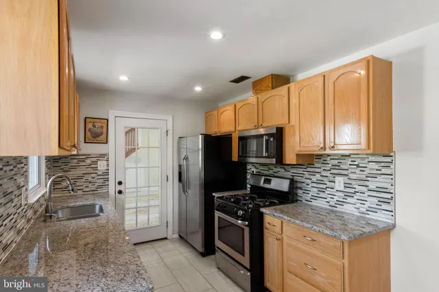 $700,000 | 3709 Forestdale Avenue, Woodbridge, VA 22193