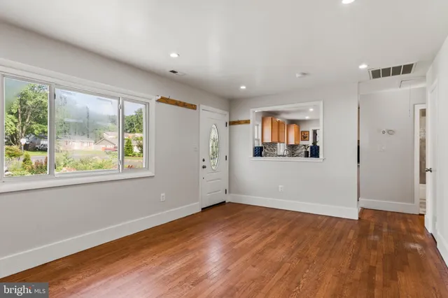 $700,000 | 3709 Forestdale Avenue, Woodbridge, VA 22193