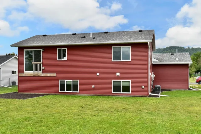 $360,000 | 1025 Majestic Street, Wabasha, MN 55981