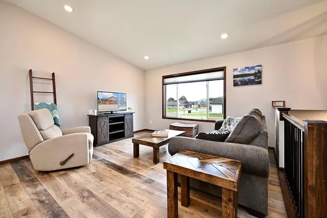 $360,000 | 1025 Majestic Street, Wabasha, MN 55981