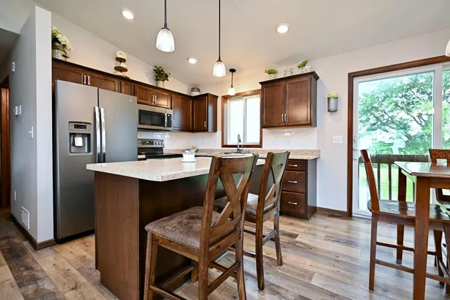 $360,000 | 1025 Majestic Street, Wabasha, MN 55981