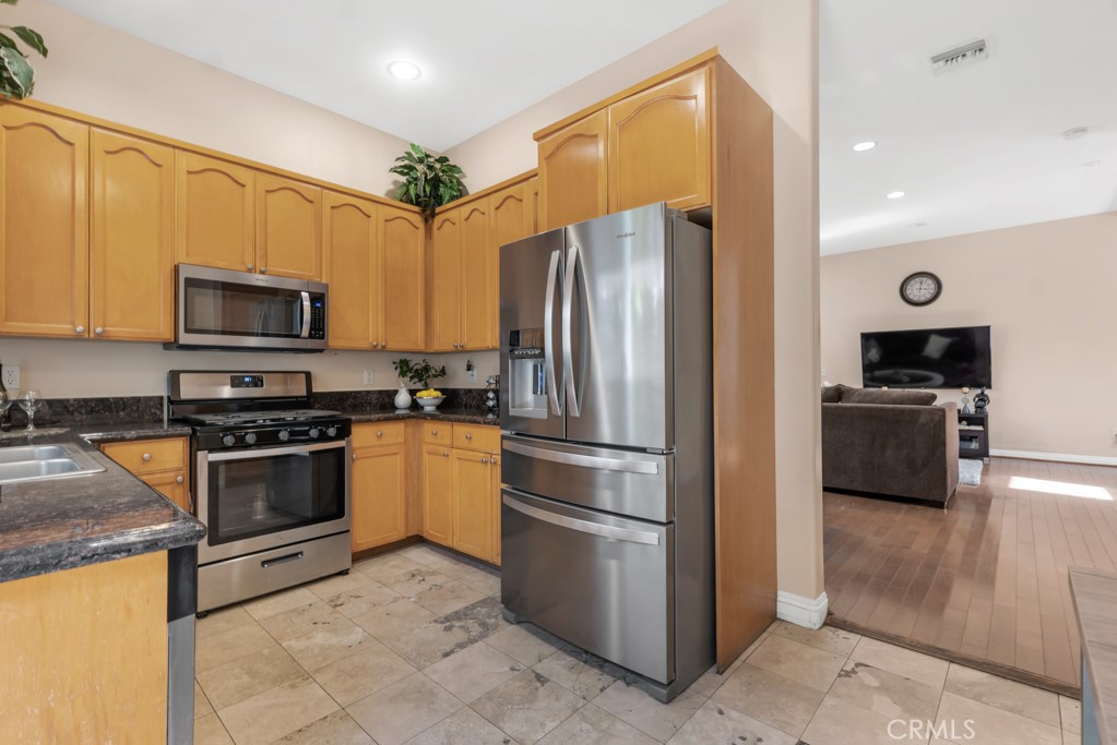 12642 Ralston Avenue, Unit 1 Sylmar, CA 91342 - Photo 7 of 31