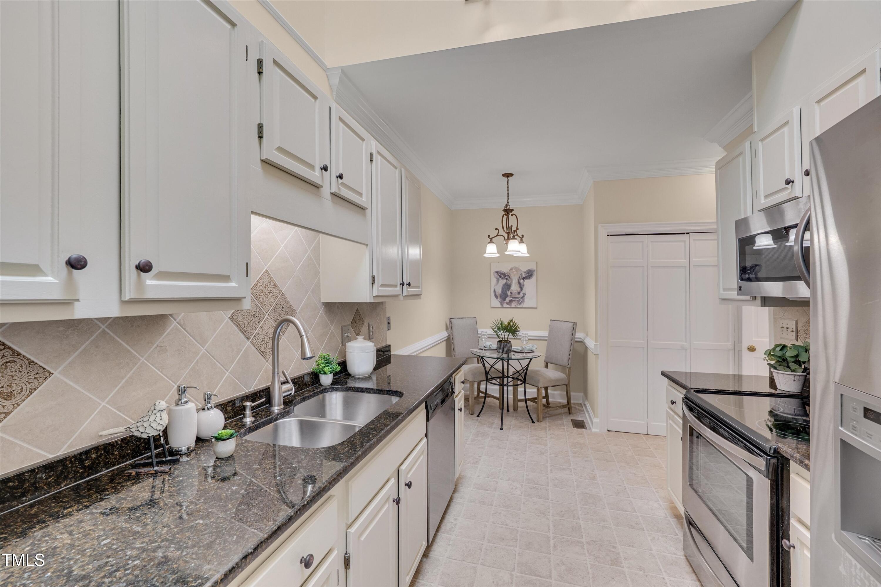 8325 Wycombe Lane Raleigh, NC 27615 - Photo 8 of 30 12-8325 Wycombe-12