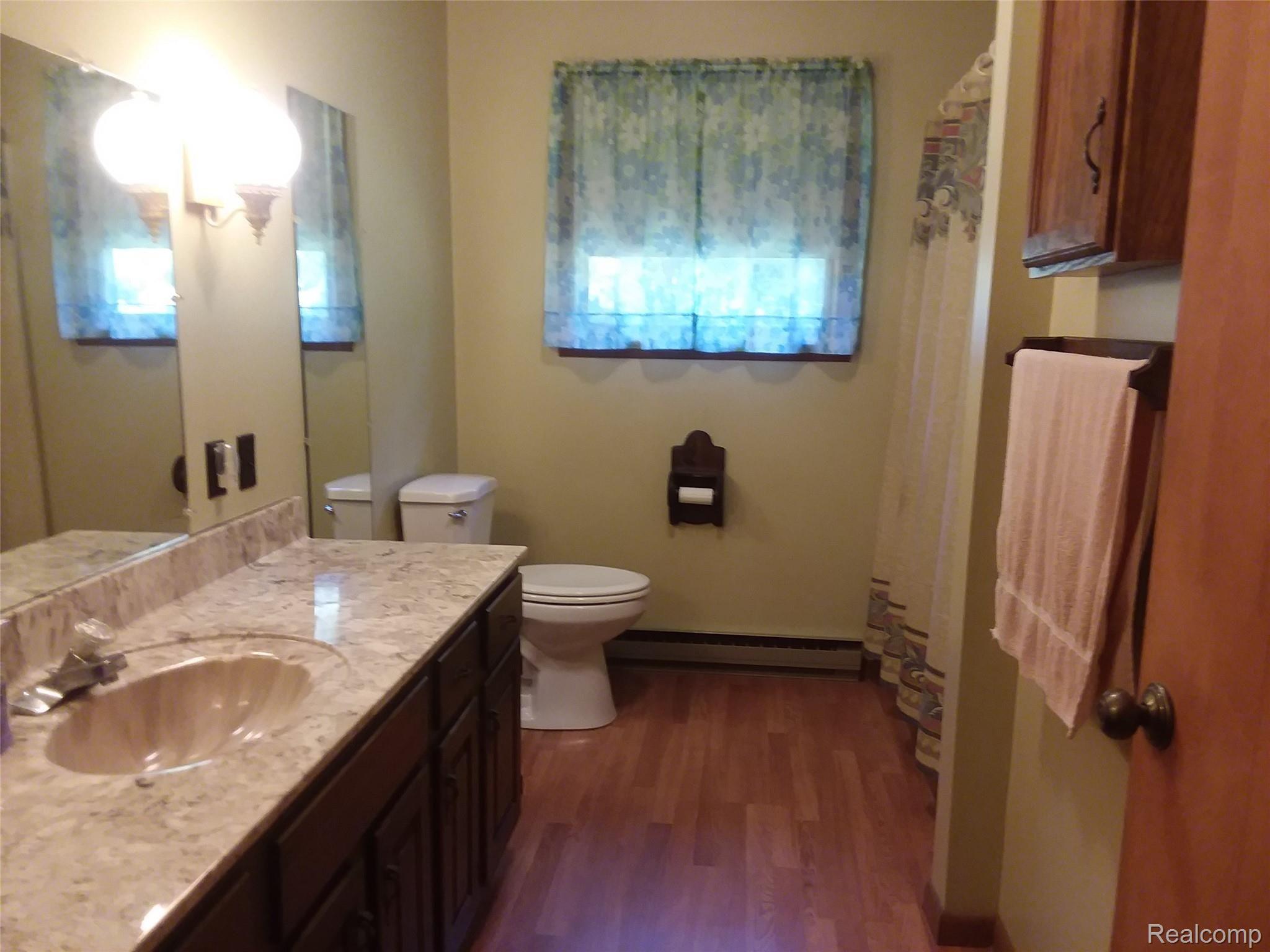 9537 North Fleming Road Fowlerville, MI 48836 - Photo 9 of 17 Bathroom entry level.jpg