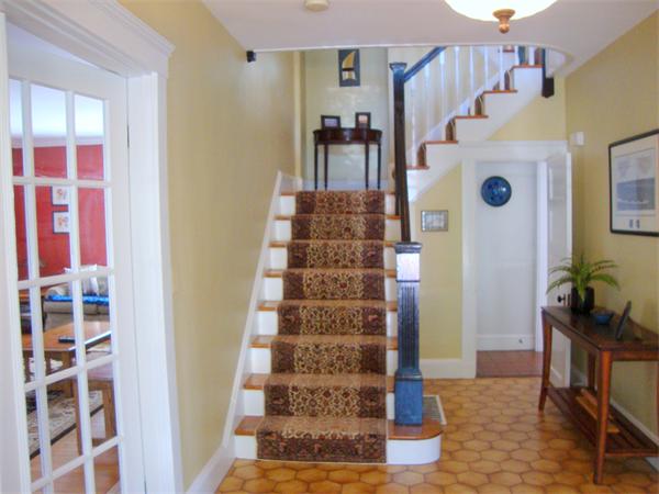 29 Linden Road Melrose, MA 02176 - Photo 4 of 26 Gallery Image 4