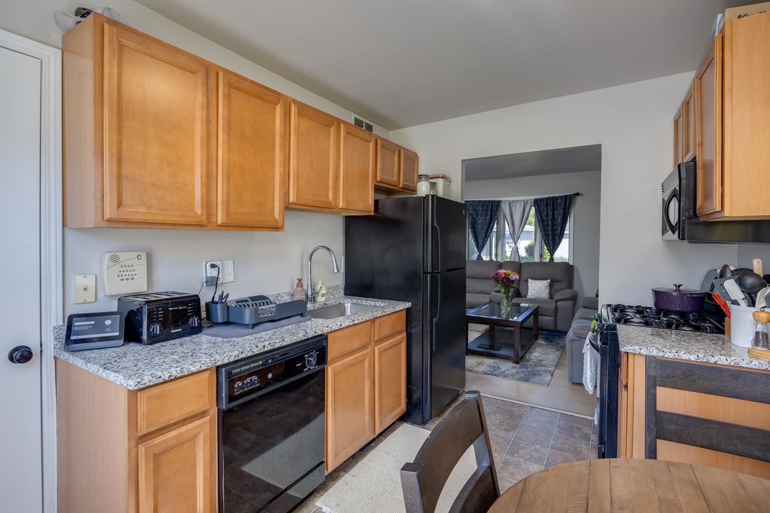 93 Craig Avenue Madison, WI 53705 - Photo 11 of 20