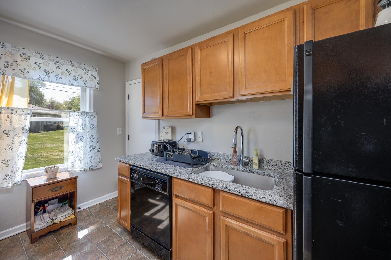 93 Craig Avenue Madison, WI 53705 - Photo 9 of 20