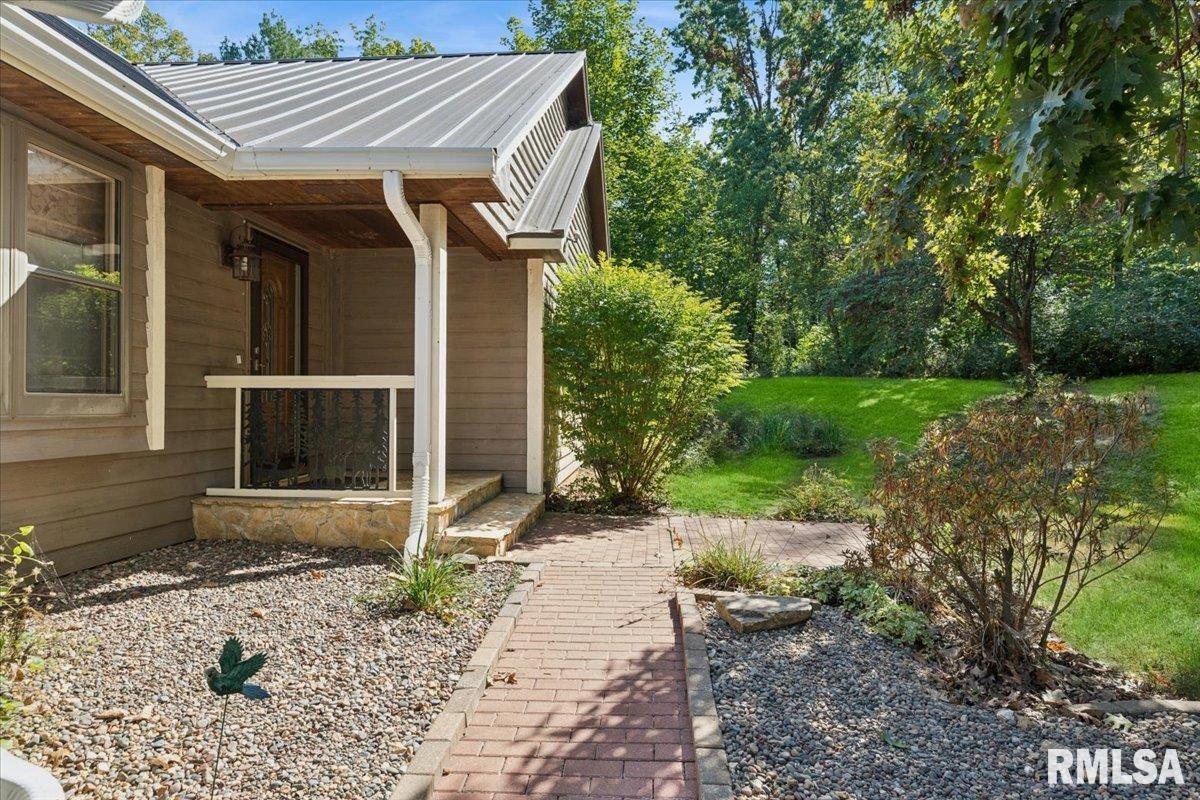 1650 468th Avenue Clinton, IA 52732 - Photo 13 of 59