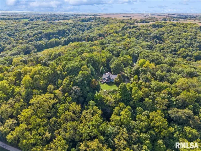 $689,900 | 1650 468th Avenue, Clinton, IA 52732