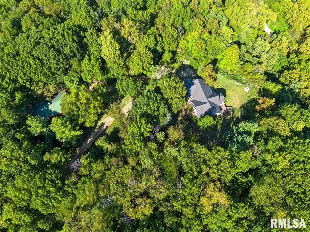 $689,900 | 1650 468th Avenue, Clinton, IA 52732