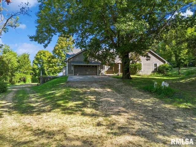 $689,900 | 1650 468th Avenue, Clinton, IA 52732