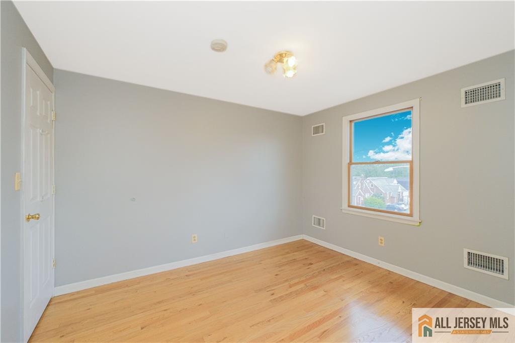 2112 Gless Avenue Union, NJ 07083 - Photo 16 of 39