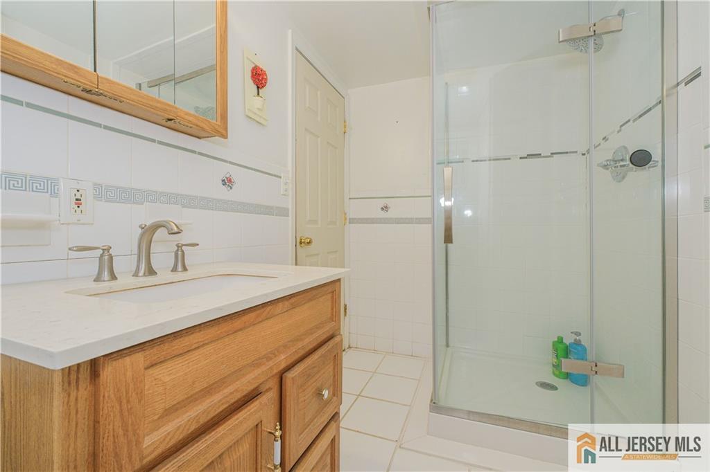 2112 Gless Avenue Union, NJ 07083 - Photo 27 of 39