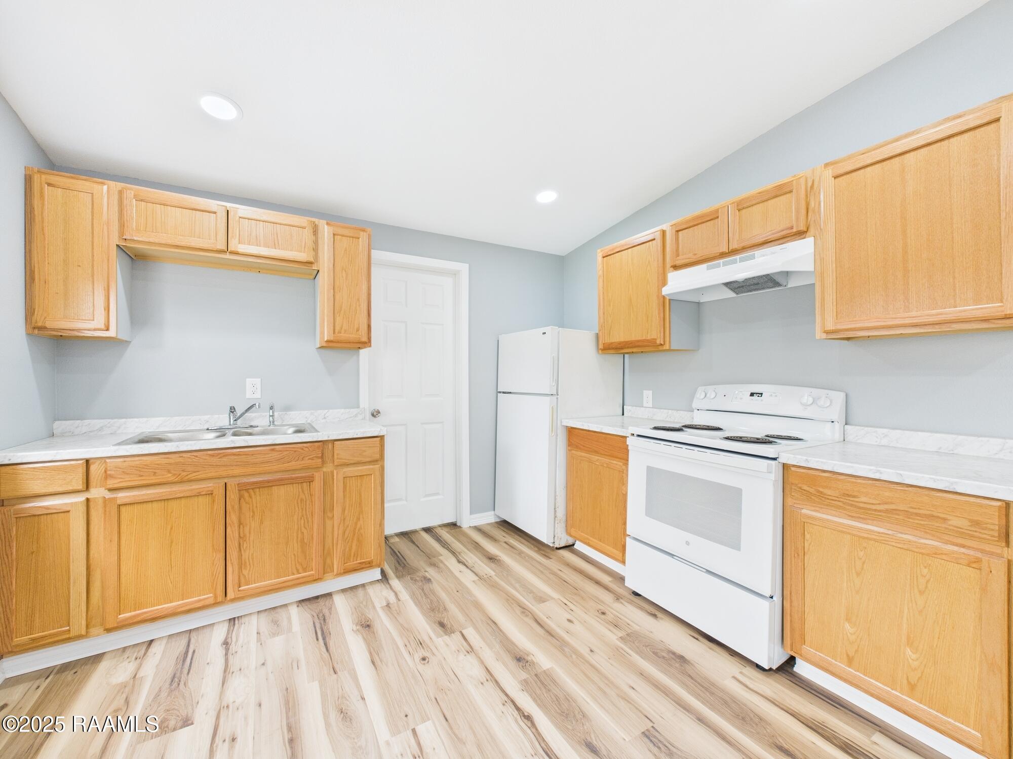 300 Gauthier Road Lafayette, LA 70501 - Photo 4 of 11 Kitchen