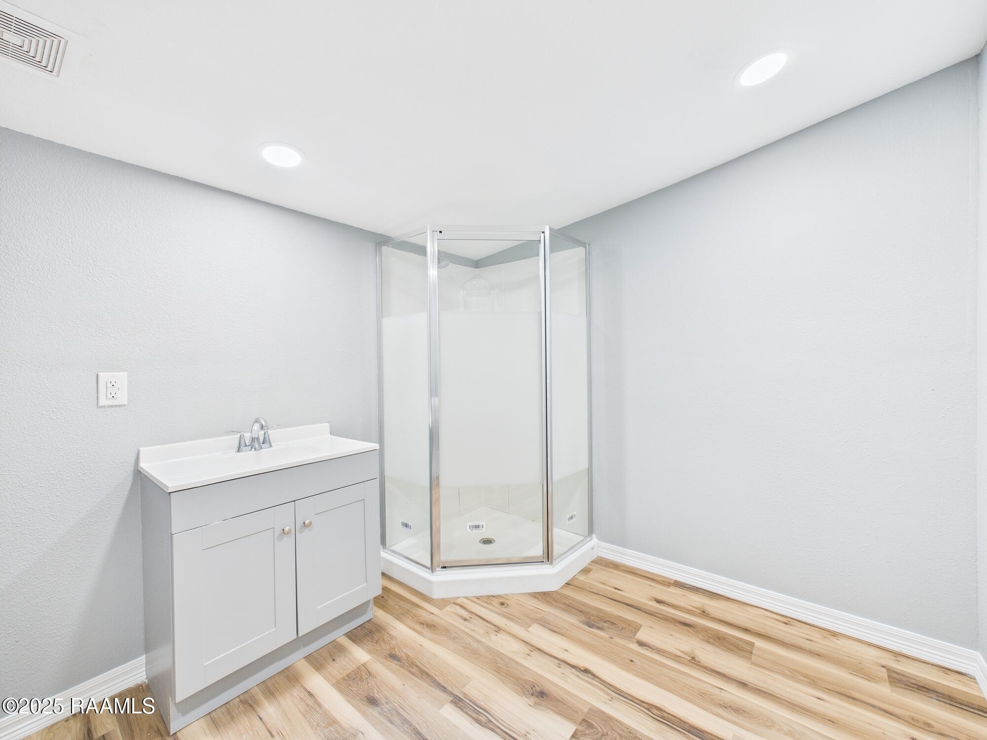 300 Gauthier Road Lafayette, LA 70501 - Photo 10 of 11 Shower