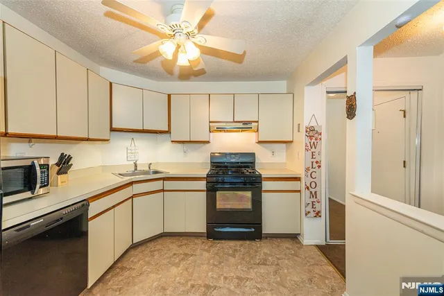 $325,000 | 7 Drake Lane, Roxbury Township, NJ 07852