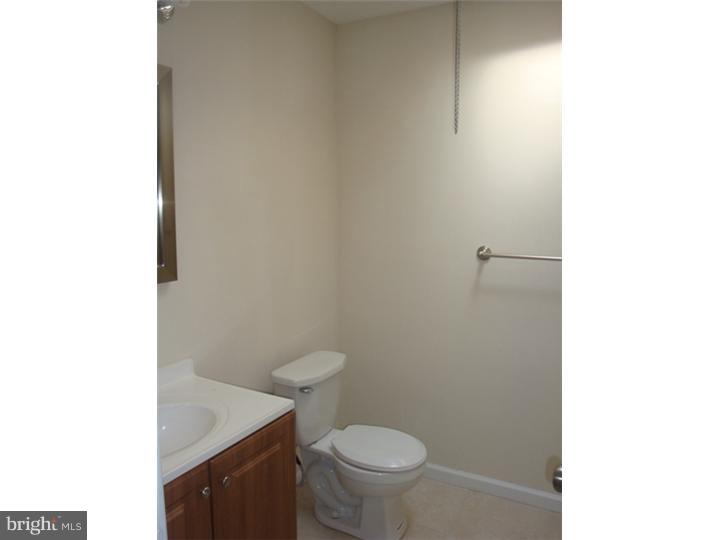 3721 Bellaire Road Philadelphia, PA 19154 - Photo 10 of 17 Bathroom