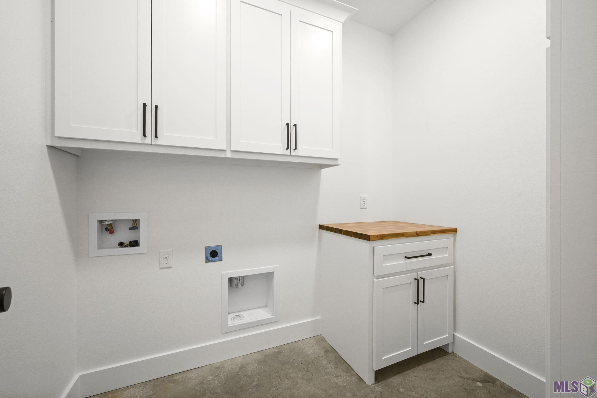 10642 Summerside Drive Baker, LA 70714 - Photo 24 of 31 laundry room