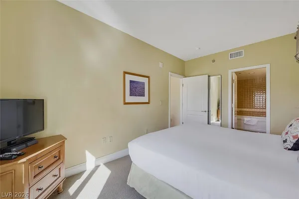 $1,995 | 30 Strada Di Villaggio, Unit 330, Henderson, NV 89011