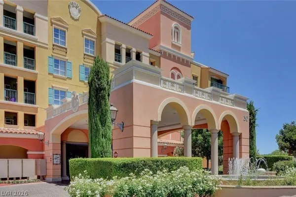 $1,995 | 30 Strada Di Villaggio, Unit 330, Henderson, NV 89011