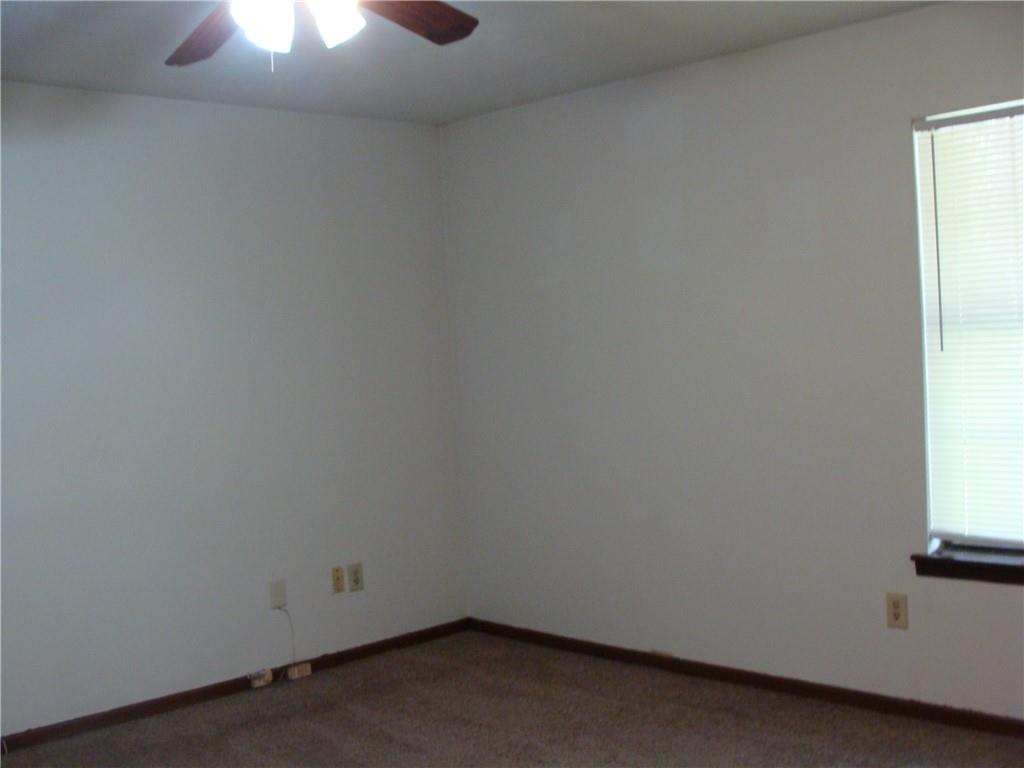 2331 Newgate Drive Decatur, GA 30035 - Photo 22 of 33 an empty room with a window