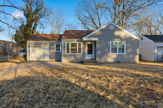 $125,000 | 2116 Southwest Plass Avenue, Topeka, KS 66611
