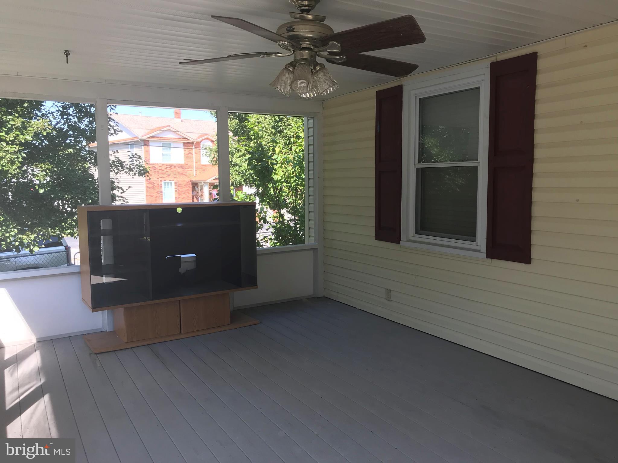 297 Townsend Road Essex, MD 21221 - Photo 28 of 39 Gallery Image 28