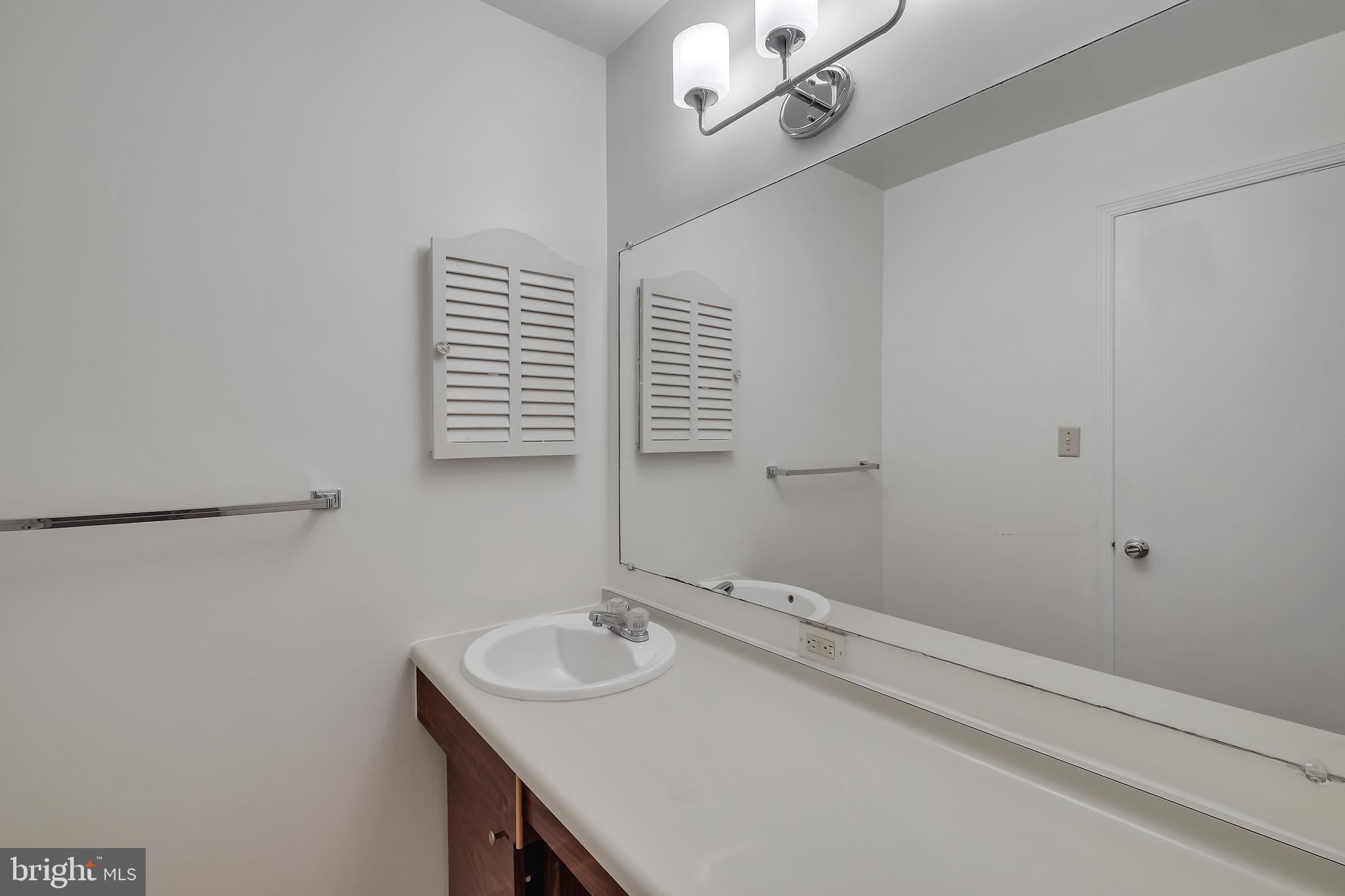 14212 Rippling Brook Drive Silver Spring, MD 20906 - Photo 19 of 38 Bedroom bath