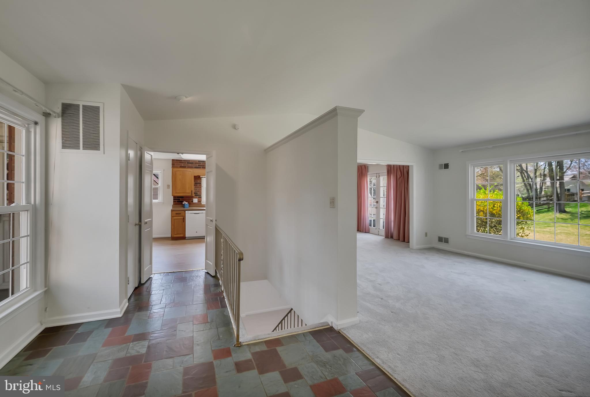 14212 Rippling Brook Drive Silver Spring, MD 20906 - Photo 5 of 38 Foyer/living room