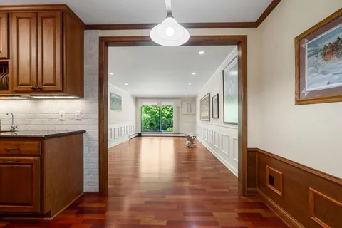 $330,000 | 205 Barry Avenue South, Unit 117, Wayzata, MN 55391