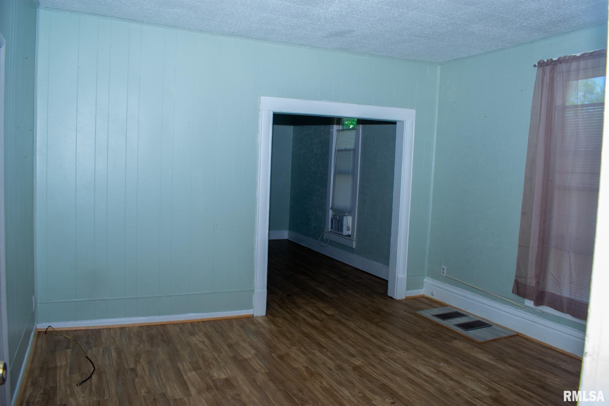 1524 East Prairie Avenue Decatur, IL 62521 - Photo 4 of 12