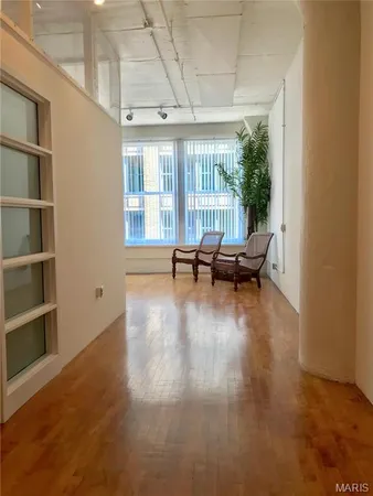 $1,000 | 1709 Washington Avenue, Unit 304, St. Louis, MO 63103